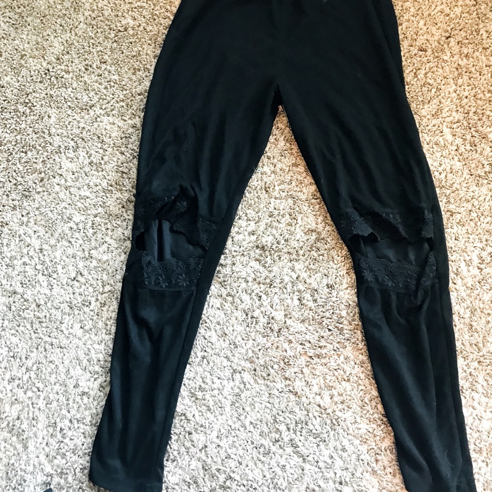Large stretchy hole in k res with lace around holes